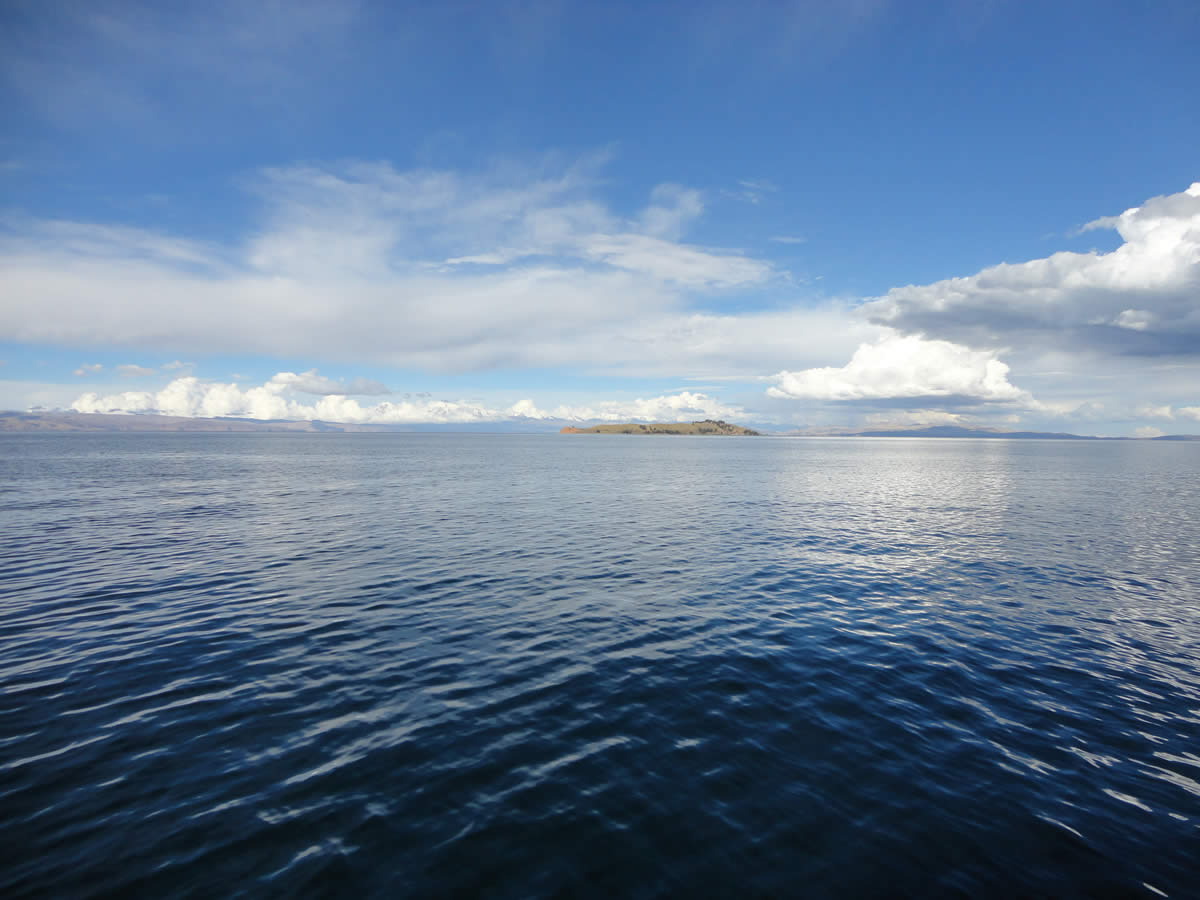 Titicaca Lake and Sun Island Shared Tour Full day, La Paz