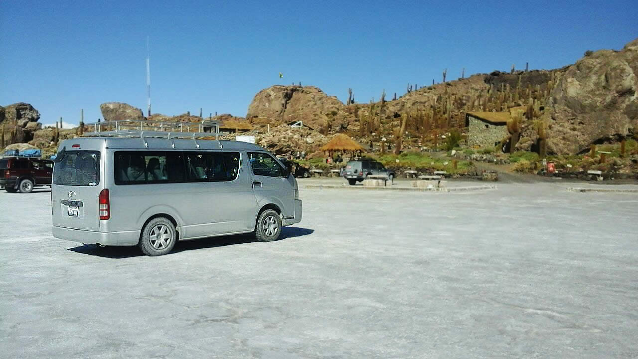 transporte privado Bolivia minivans